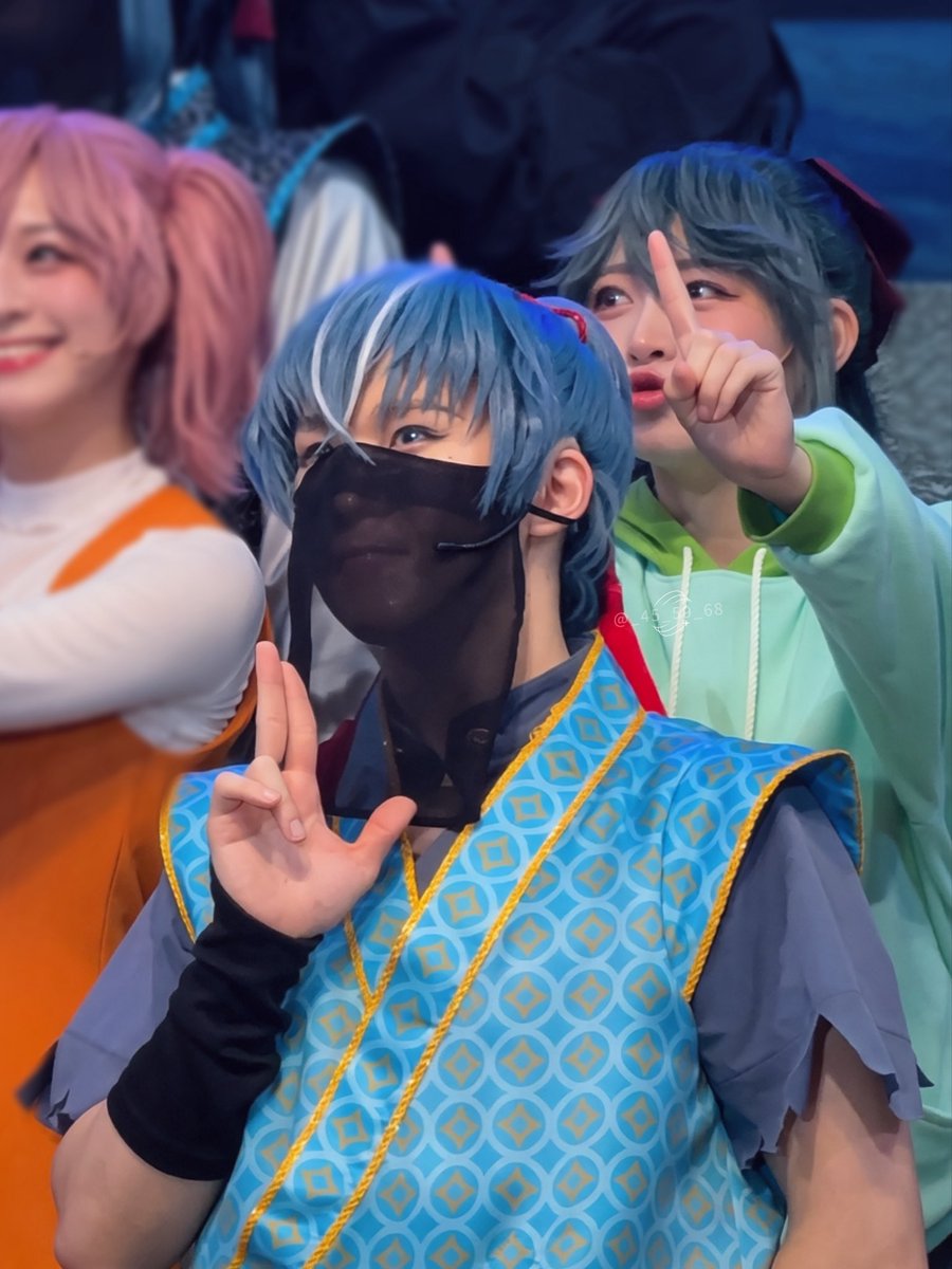 _45_59_68's tweet photo. 𝟚𝟘𝟚𝟞.𝟘𝟡.𝟚𝟞🐸🩵❄️ #ケロミュ

小雪殿にイタズラされてるでござるよ〜！！

@shinta1024 @sonohara_staff https://t.co/FB1hIyrrBP