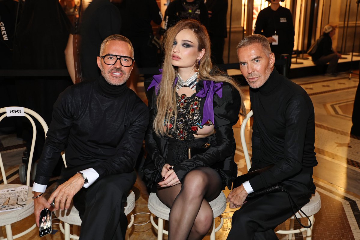 Dsquared2's tweet photo. #VogueWorld 2026 with our long-lost sister #KimPetras💋 

@voguemagazine 
@vogueitalia

#DSQUARED2 https://t.co/8dwgkKhqO8
