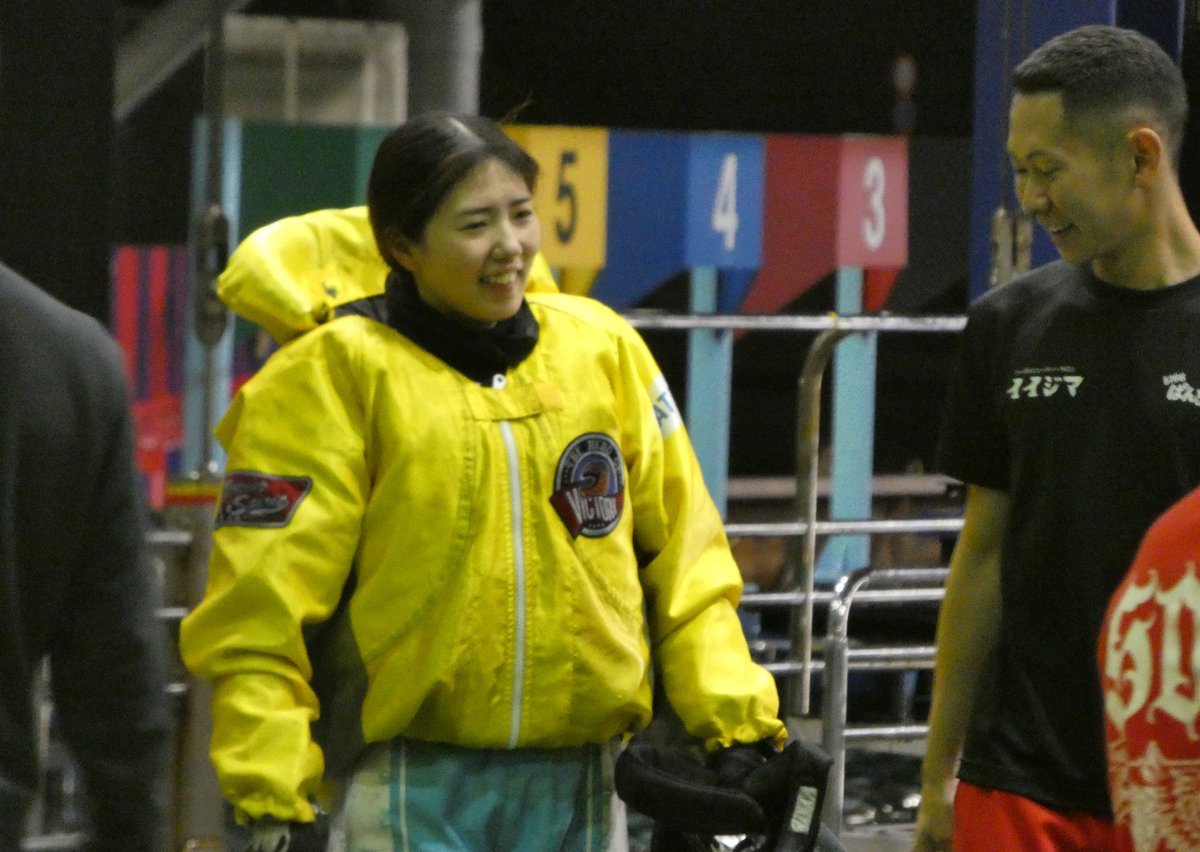 hochi_boatrace's tweet photo. ボートレース若松（２６日）
【プレミアムＧ１第１３回ヤングダービー】（５日目）

《あふれるアミスマイル😀😀😀》

準優１１Ｒ、５号艇の清水愛海選手が道中で会心のレースを披露し２着でＧ１初優出を決めました。
引き揚げて来る中で「本当にうれしい」と笑顔でした。

＃ボートレース若松
＃ヤングダービー
＃清水愛海