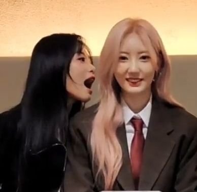 bm_rps's tweet photo. 덴님이 멤버들 잡아먹는 거 주기적으로 봐줘야함 https://t.co/fREasUGLrT