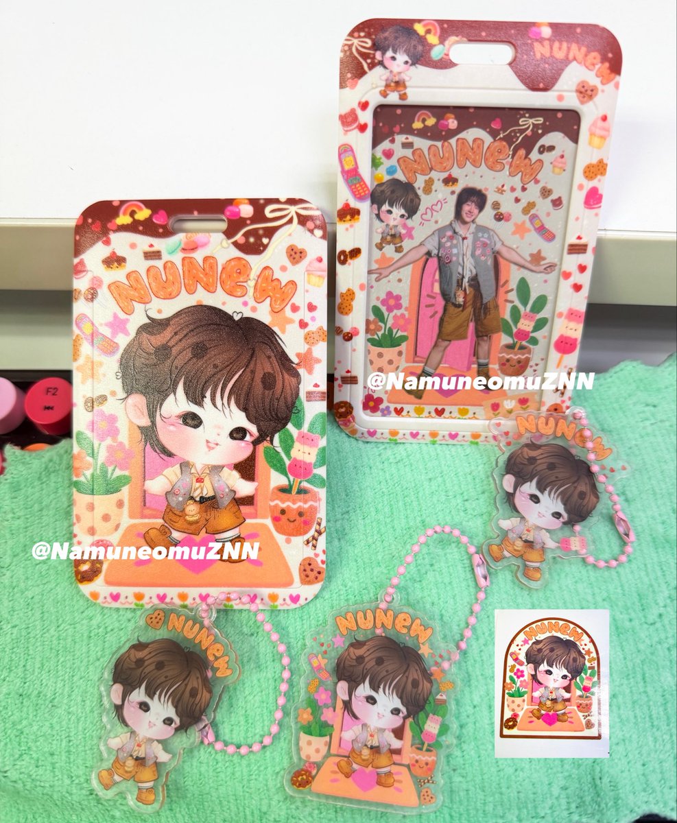 NamuneomuZNN's tweet photo. Giveaway นิวแคมป์
Cardholder /Keychain /Sticker
ที่ตั้งใจเลือกและตกแต่งเองที่ละจุด💪🏻🩷

เนื่องจากมีคอน2 วันจะแบ่งวันละ50 ชิ้นน้า
Keychain 3 แบบ จะสุ่มนะค้าบ
(Photocard จะใส่ไปให้เลย)

ผลิต #reviewเดอะมัมเหมียว
คมช. คนดีคนเดิมที่รัก @zeazky007 💕

#NuNew2ndConcert
#NuNew https://t.co/AYqjHPNYQJ
