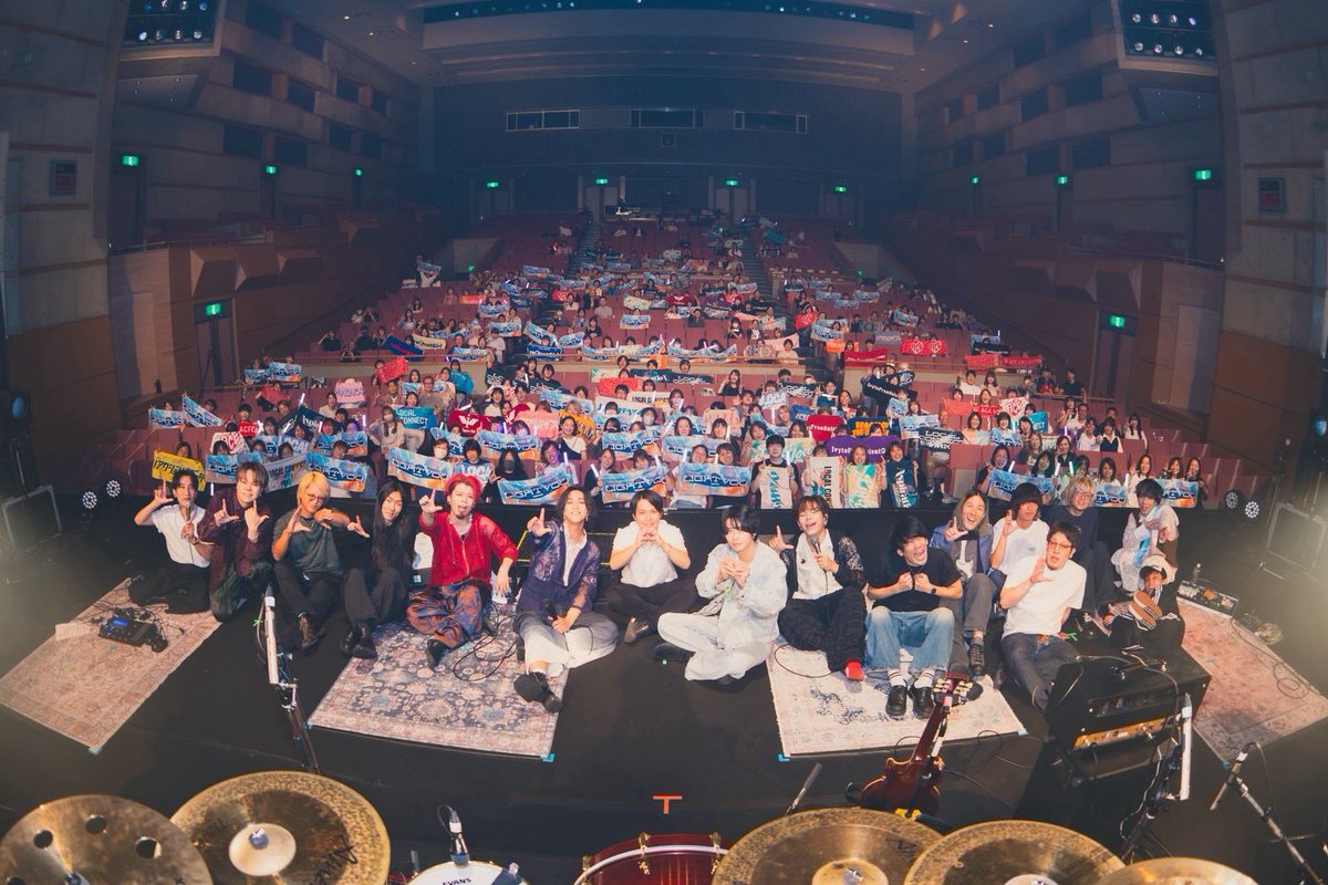 gui_eternity's tweet photo. LIGHTYOU1日目終わり！！
どのバンドもめっちゃかっこよかった！！！
ローコネさんはもちろんやけど、reGretGirlさんも他のバンドの中で特に見たかったから見れて尚且つセトリも神すぎて死ぬほど楽しかった！
明日の２日目も楽しみでしかない！！☺️ https://t.co/xMsQrBZNpI