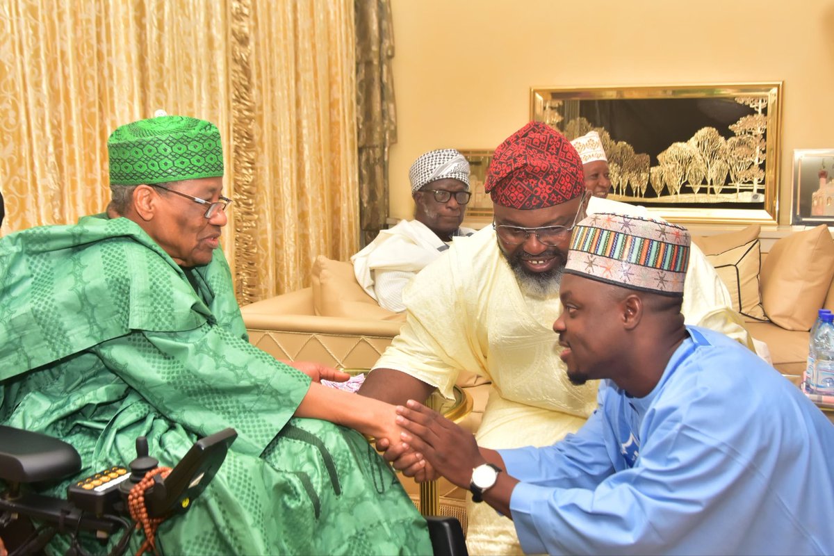 DrMooh_'s tweet photo. IBB lives in the constituency I aspire to represent in the National Assembly. It was therefore a great honour to meet him while accompanying our Principal, HE @atiku.

🙏🏽 https://t.co/zTk00LsOQG