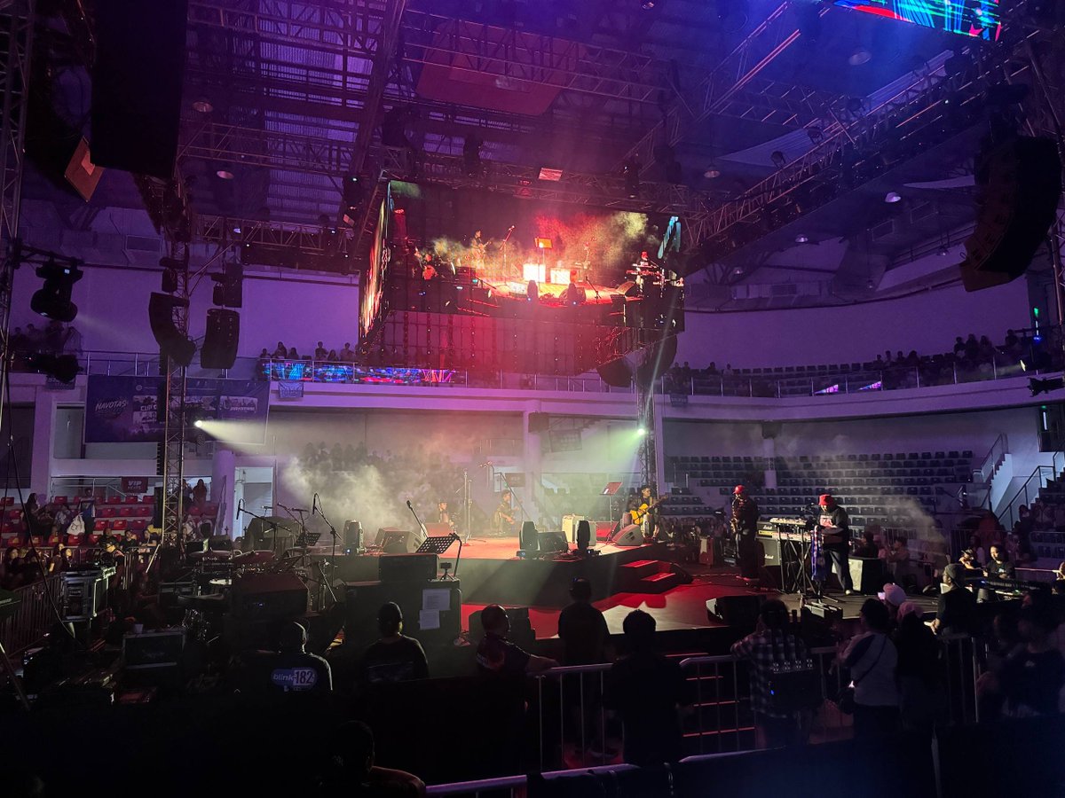 localpopph's tweet photo. #SYNCO is now performing as the opening act 

#NavotasMusicFest2026 #NavotasMusicFestival https://t.co/8sjCFb2toT