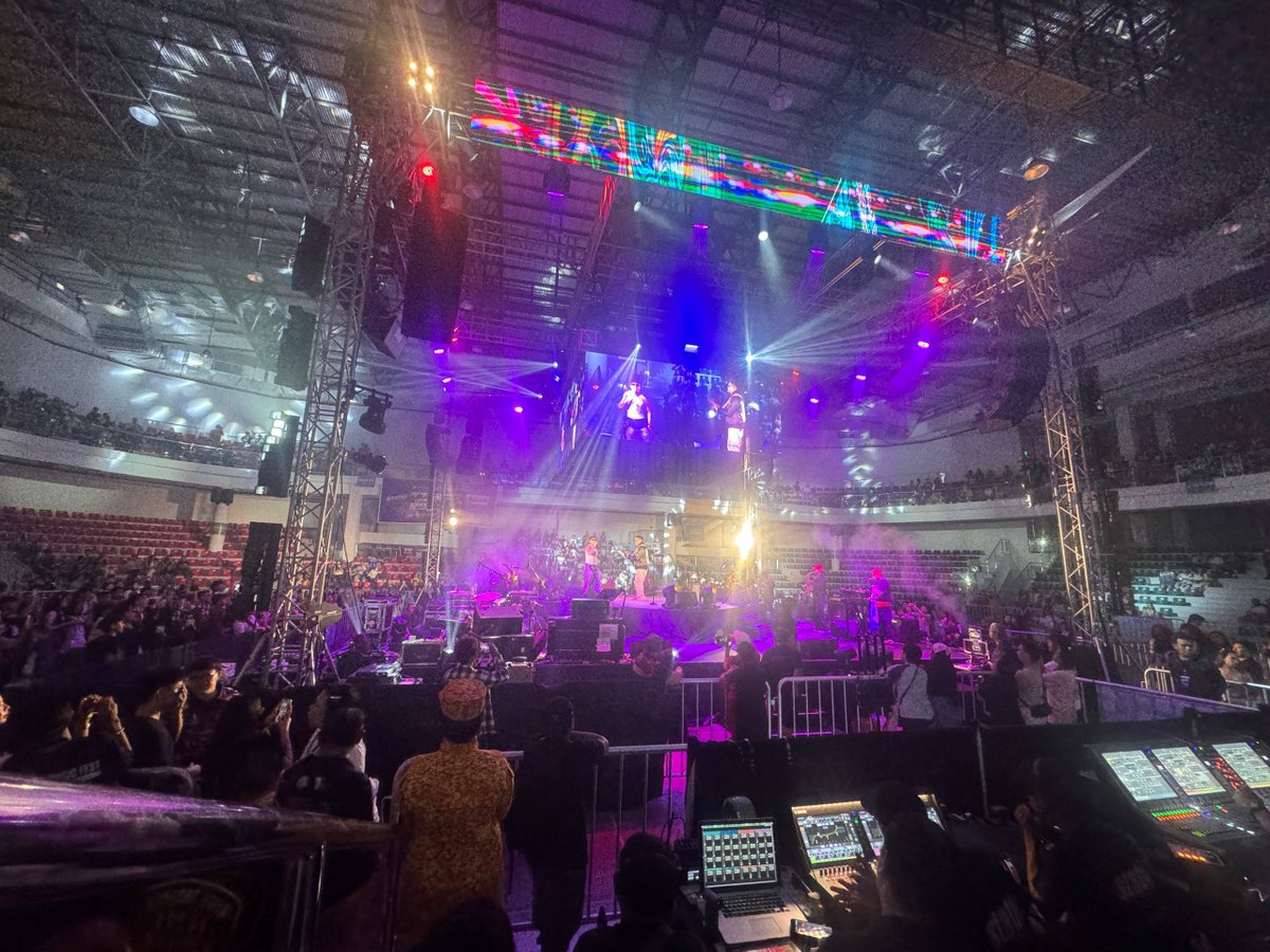 localpopph's tweet photo. #SYNCO is now performing as the opening act 

#NavotasMusicFest2026 #NavotasMusicFestival https://t.co/8sjCFb2toT