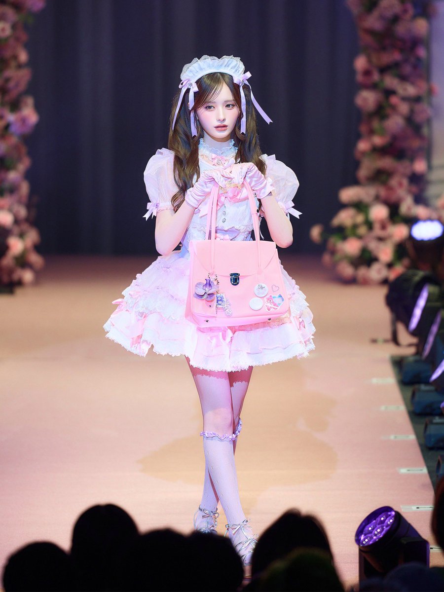 _malymoon's tweet photo. Malymoon Halloween Fashion Show 2026🌙
Produced by PECHE🍑

Model｜胡熊もえ

商品番号:CS26102/CS26031

Malymoonの世界観を詰め込んだ、特別なステージをお届けしました🎀✨ https://t.co/Mza2fb72rD