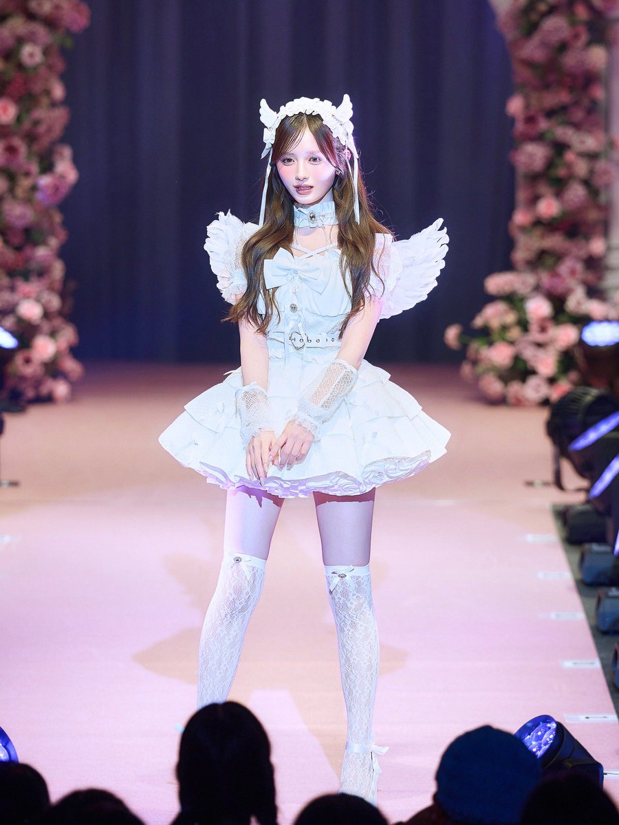 _malymoon's tweet photo. Malymoon Halloween Fashion Show 2026🌙
Produced by PECHE🍑

Model｜胡熊もえ

商品番号:CS26102/CS26031

Malymoonの世界観を詰め込んだ、特別なステージをお届けしました🎀✨ https://t.co/Mza2fb72rD