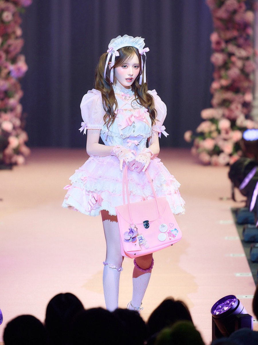 _malymoon's tweet photo. Malymoon Halloween Fashion Show 2026🌙
Produced by PECHE🍑

Model｜胡熊もえ

商品番号:CS26102/CS26031

Malymoonの世界観を詰め込んだ、特別なステージをお届けしました🎀✨ https://t.co/Mza2fb72rD