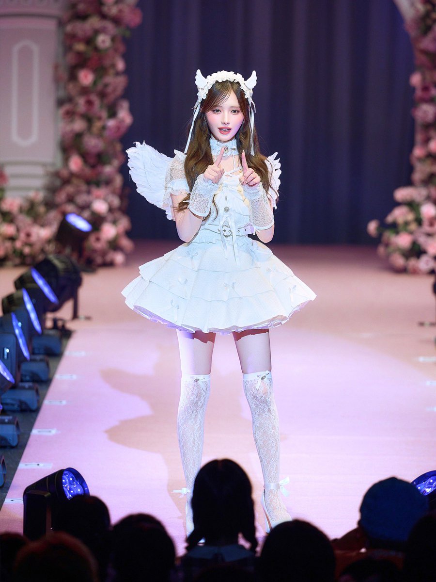 _malymoon's tweet photo. Malymoon Halloween Fashion Show 2026🌙
Produced by PECHE🍑

Model｜胡熊もえ

商品番号:CS26102/CS26031

Malymoonの世界観を詰め込んだ、特別なステージをお届けしました🎀✨ https://t.co/Mza2fb72rD