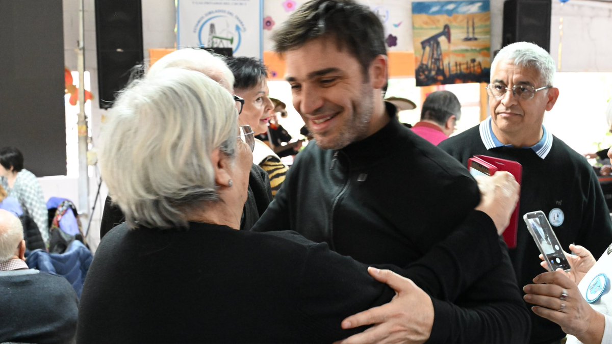 NachoTorresCH's tweet photo. JUBILADOS DEL TRABAJO, NO DE LA VIDA

Junto a los centros de jubilados de Comodoro Rivadavia, nos comprometimos a identificar los casos más urgentes de personas mayores en situación de vulnerabilidad y garantizarles el acceso a sus medicamentos y tratamientos médicos.

Porque a quienes construyeron esta provincia no podemos darles la espalda.