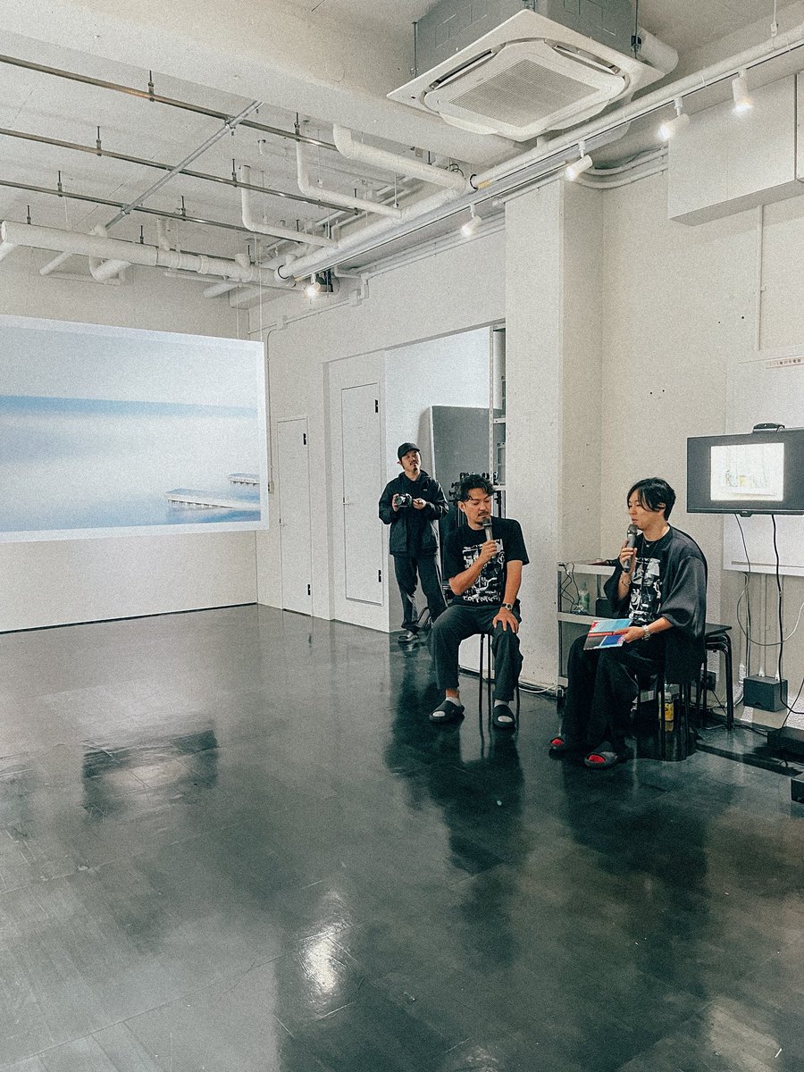 38inside's tweet photo. 何を作るのか考え、写真集にして、展示して、トークショーや販売までアウトプットするプログラムと、受講した方の熱量と苦悩が想像を超えてた。やり切った皆さんがすごすぎた。#CCPE https://t.co/Je6Q2vcWuw
