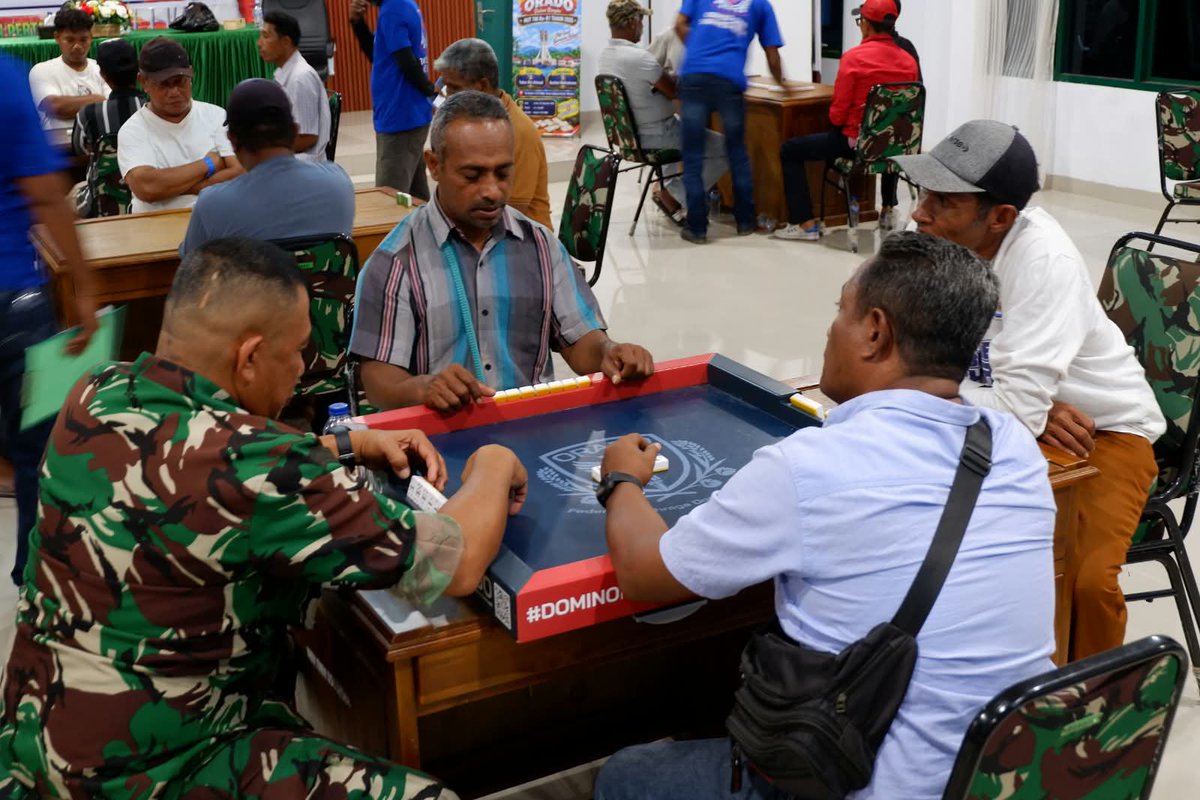 M1513sbb's tweet photo. Semarak HUT TNI ke-81, Kodim 1513/SBB Gelar Turnamen Domino ORADO.

Baca selengkapnya👇
https://t.co/E1497Su8u5 https://t.co/aEwnAm1Ii1