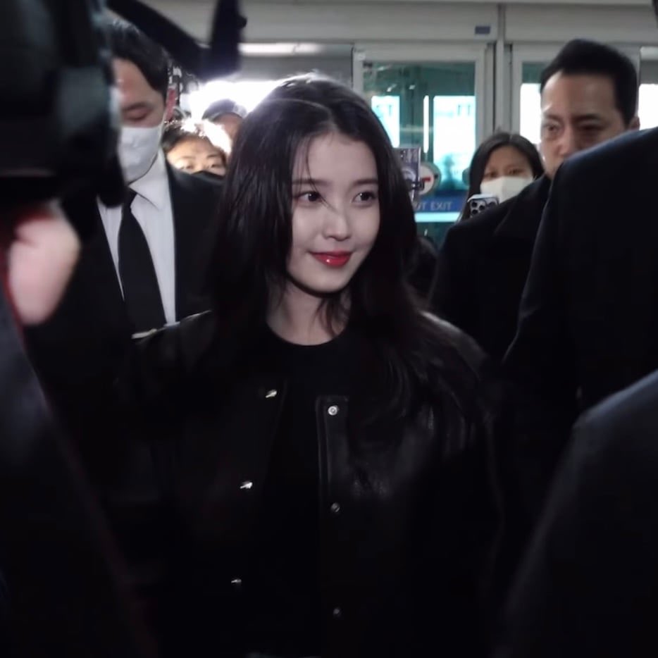 dlwlrmahi516's tweet photo. 왜냐하면 아이유 실물이 이럼 https://t.co/tjamyGLaqE