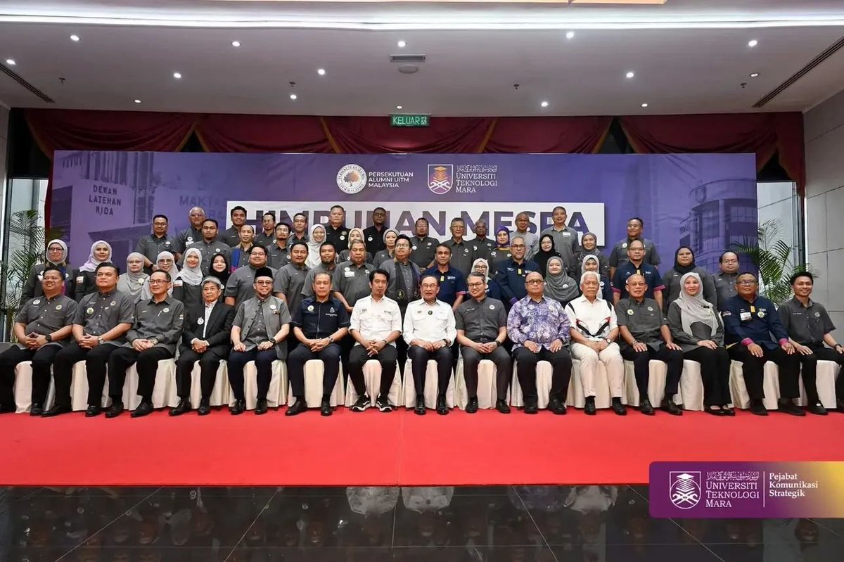 PDRMsia's tweet photo. POSTING PILIHAN: KPN HADIR HIMPUNAN MESRA ALUMNI UITM BERSAMA PM

Bacaan lanjut menerusi pautan berikut, 
https://t.co/ifI1n7xqKg https://t.co/cSPwvBVzHW