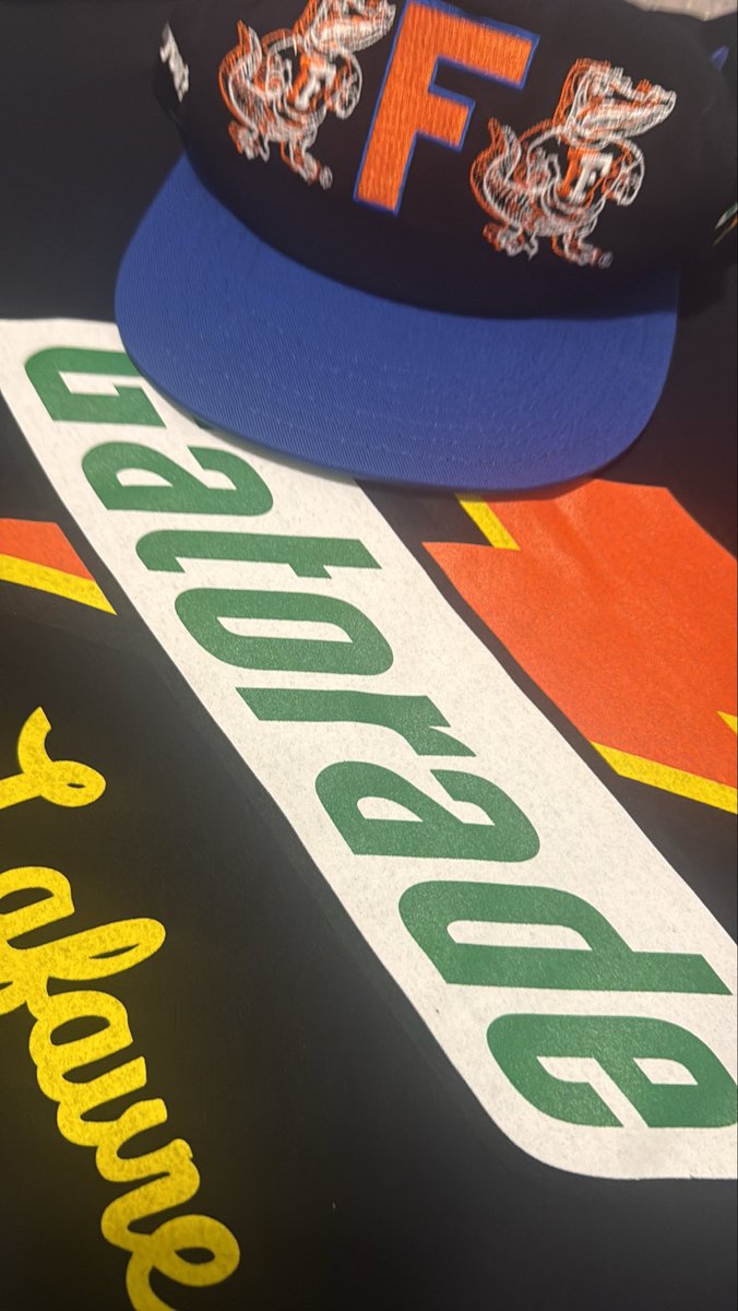 Gatorboi06's tweet photo. I’m going Gatorade today⚡️#BeatOleMiss https://t.co/bGtIsQY0DE