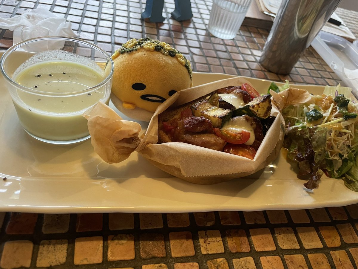 miiku_1998's tweet photo. そそんそんそんそんとお出かけ
不定期で会ってはしゃべり倒してる https://t.co/YQZd9UQQRc