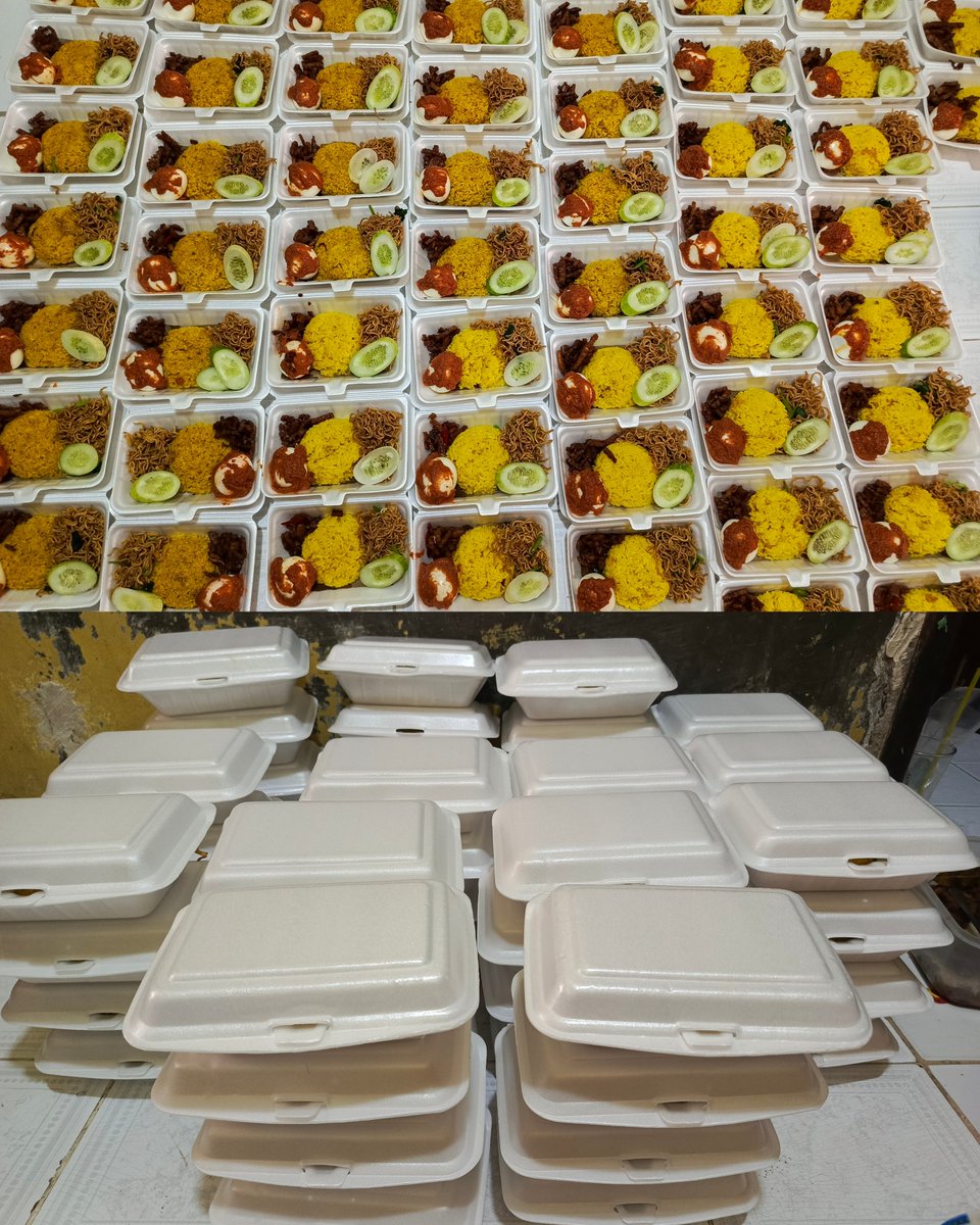 favoojekey's tweet photo. Temen2 minta tolong bantu RT ya, aku butuh tambahan untuk kebutuhan keluarga🥺🙏

Open catering makanan (rice bowl, nasi kotak, bento box, dll) dan jajanan (mie jebew, kwetiaw, basreng,dll). Bisa untuk acara keluarga/kantor/birthday idol kamu. Aku jg open titip berbagi jumat berkah & berbagi untuk adik2 panti💜