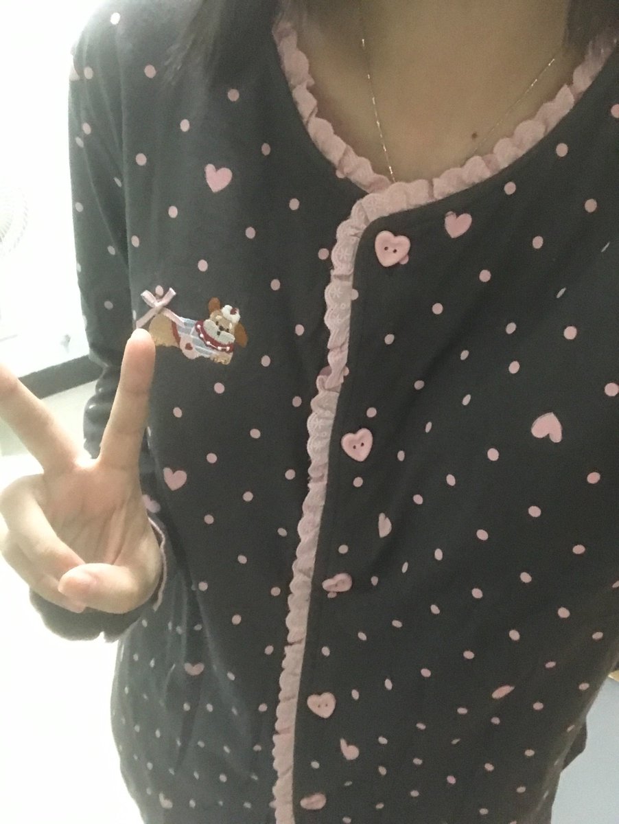 sleepingzao's tweet photo. 我的新睡衣✌🏻(≧ω≦) https://t.co/YW7Zh2WUSb