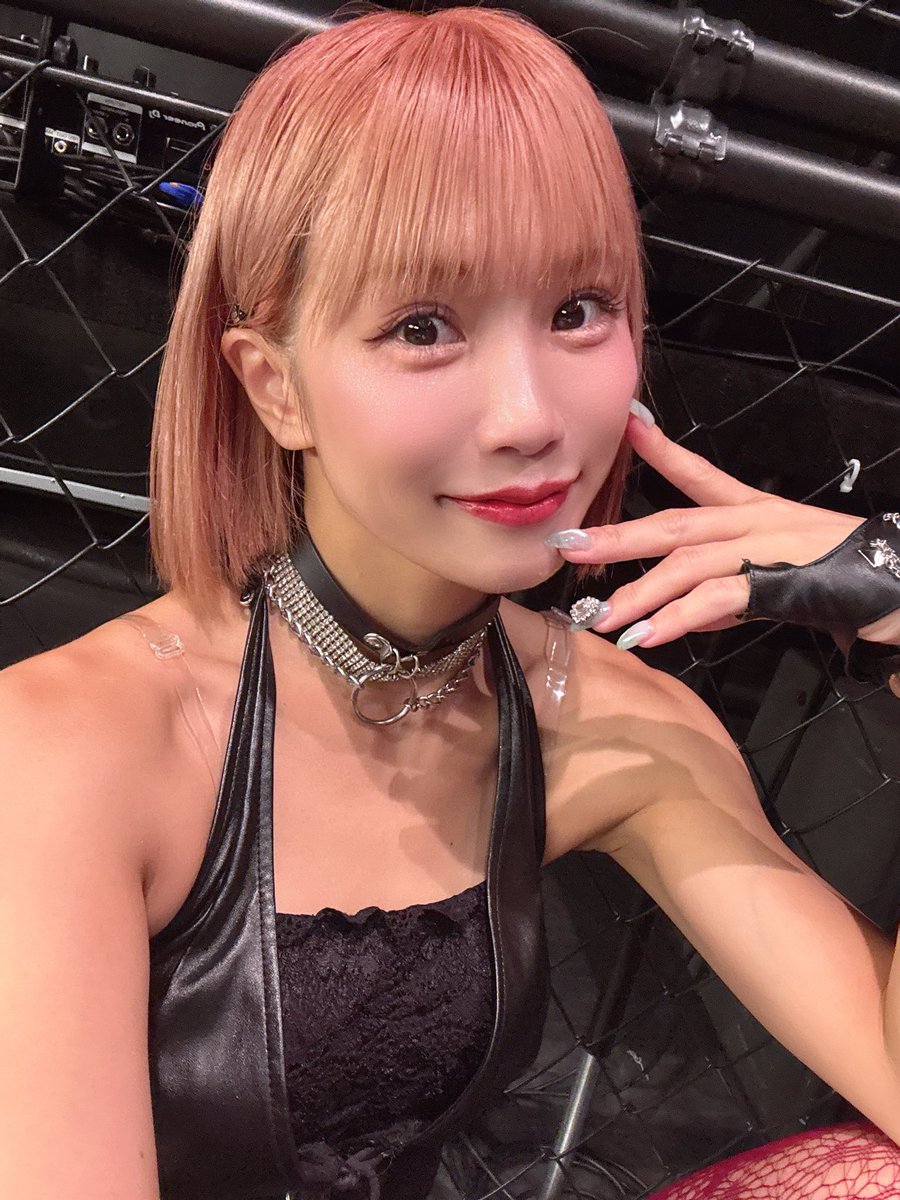 maho_ambitious's tweet photo. 定期ライブありがとでしたーーー！

9月ももう終わるのかーーー！🥹
早いね、、

次はプレミストドームでライブ🎤
今日は夜中まで頑張ります😘✨

#まほちゅ https://t.co/UqyJhiaB2b