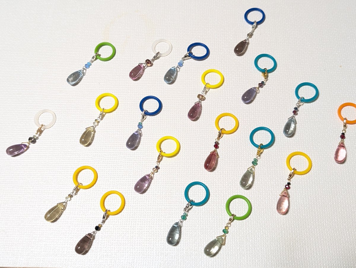 moichun_craft's tweet photo. 目印チャームを大量に作ってみた https://t.co/fjuy7EAWlD