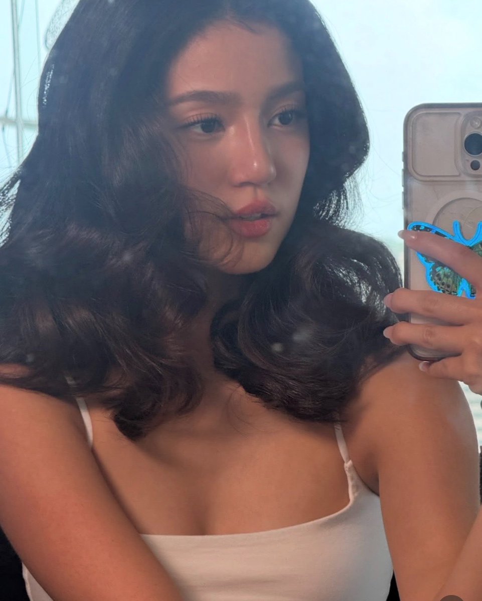 A_itsme__'s tweet photo. Baby girl in control.. 

#BelleMariano https://t.co/6ZHQ75TuuR
