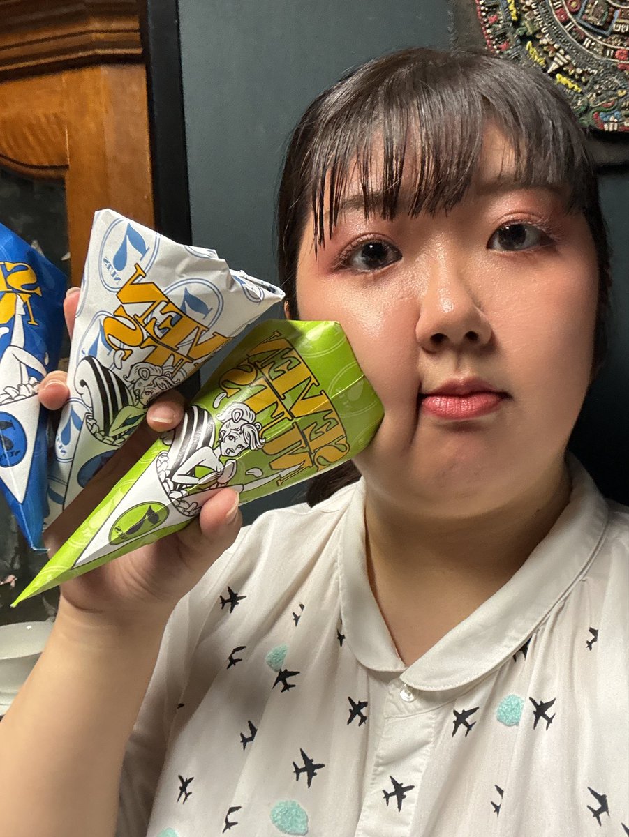 7004_official's tweet photo. #生ワ松ト剛腕 
6日目終演いたしました🌼
本日もたくさんのご来場ありがとうございました!!
メゾンドではアドリブポイントがいくつかあり、毎回ドキドキしながら本番を迎えております
明日はどんなネタが飛び出るでしょうか？？
いただいた差し入れを糧に明日も全力で挑んでまいります👊 https://t.co/G0fCreeCjz