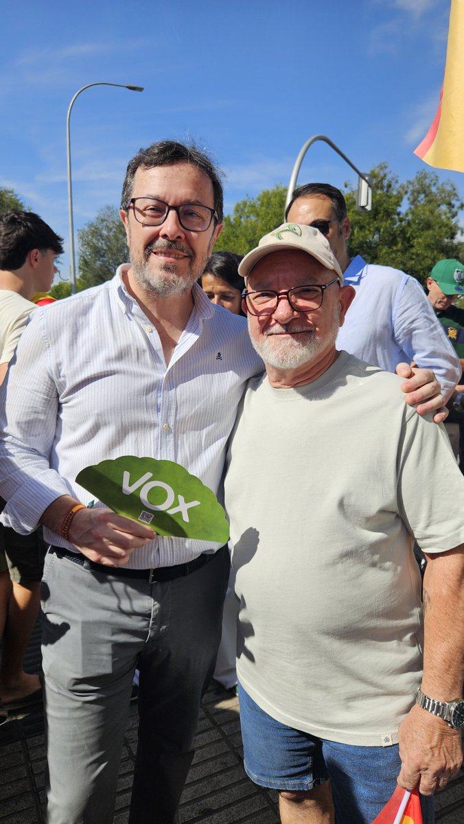 vox_sanse's tweet photo. 🇪🇸 Desde VOX San Sebastián de los Reyes hemos estado en la II Marcha por la Dignidad, organizada por Sociedad Civil Española.
¡NO a la invasión de Ceuta y Melilla!
Por la soberanía, la dignidad y la libertad. 🇪🇸
#Ceuta #Melilla #España https://t.co/h2J4TPIRL7