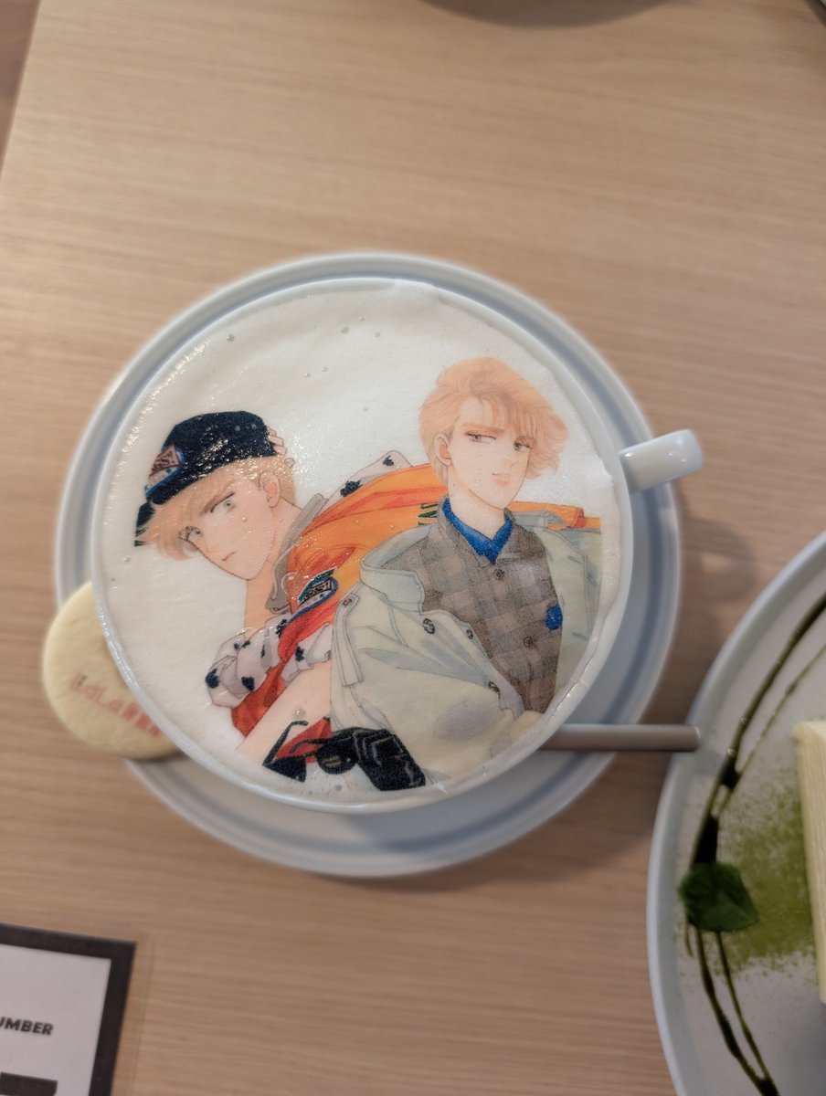 zuishoashi's tweet photo. LaLa原画展行ってきた！　原画のもつ独特の迫力が伝わってきてよかったです。大好きな作品、懐かしい作品、読んでみたい作品、堪能しました。コラボカフェ、この夏目友人帳、芸術点高い！　カフェラテが成田美名子先生ので嬉しい！ https://t.co/PILnqBwCRq