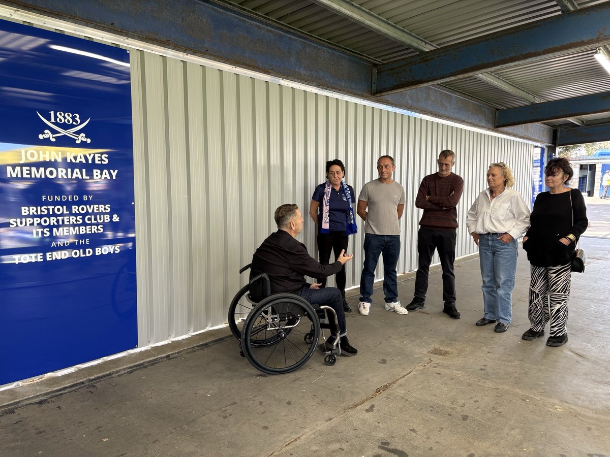 BRFCDSA's tweet photo. DSA Chair Clive Marshall welcomes John Kayes family to the newly named John Kayes bay 🙏#utg https://t.co/6HeJTonVd5