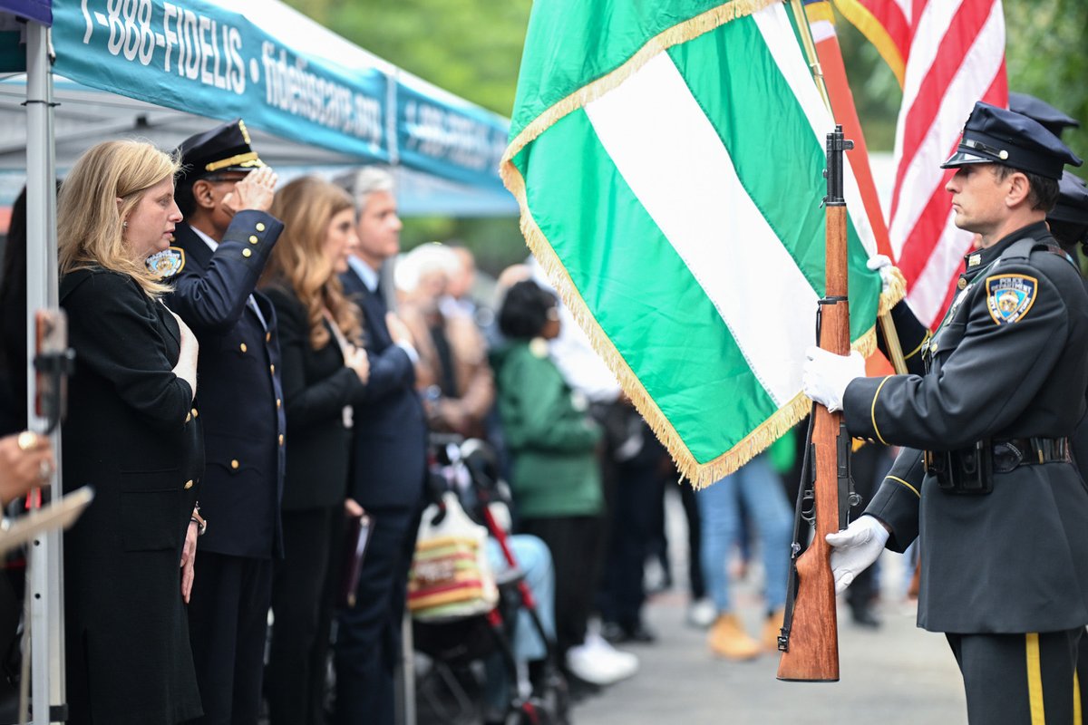 NYPDPC's tweet photo. For 11 years, @MothersSaveNYC has marked National Day of Remembrance by saying the names of those taken from us, standing with the people who loved them, and making sure their lives are never forgotten.

None of this would be possible without the fierce advocacy of Jackie Rowe-Adams, who has dedicated her life to making sure that families devastated by violence are not left to carry that loss alone.

May we never forget these victims, and may their memories be a blessing.