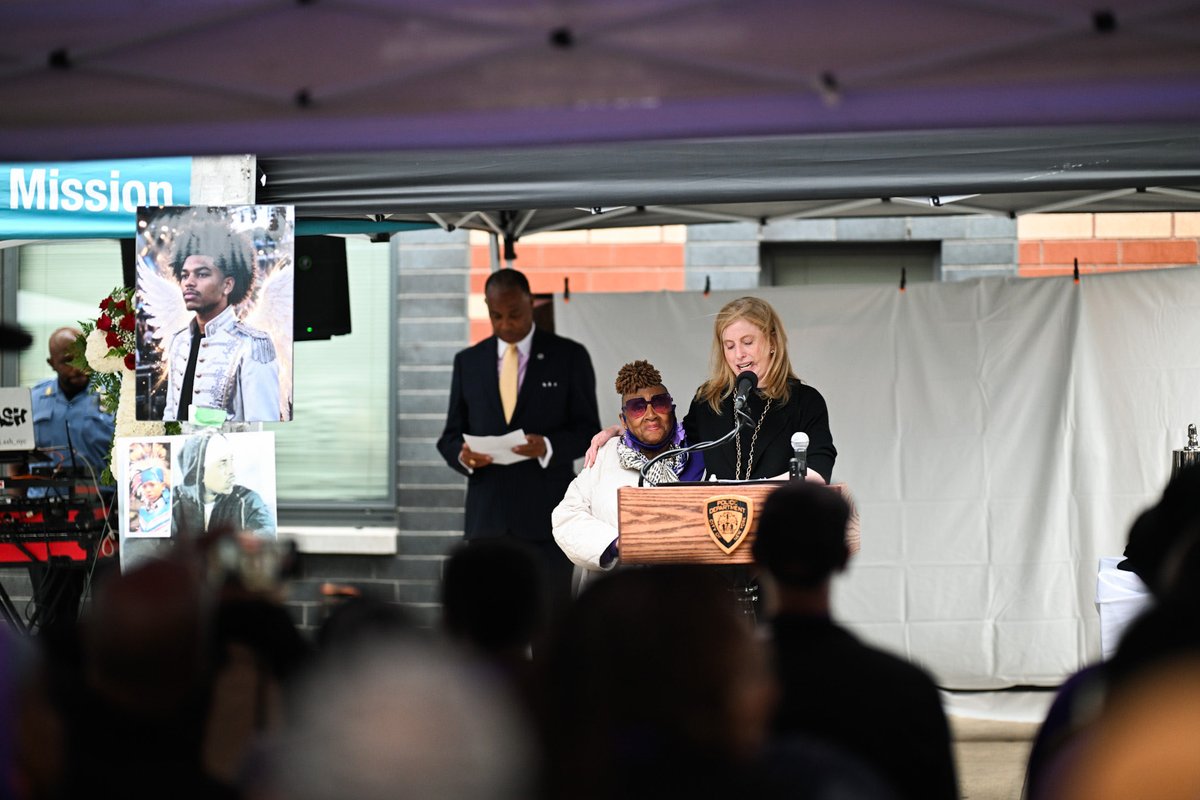 NYPDPC's tweet photo. For 11 years, @MothersSaveNYC has marked National Day of Remembrance by saying the names of those taken from us, standing with the people who loved them, and making sure their lives are never forgotten.

None of this would be possible without the fierce advocacy of Jackie Rowe-Adams, who has dedicated her life to making sure that families devastated by violence are not left to carry that loss alone.

May we never forget these victims, and may their memories be a blessing.