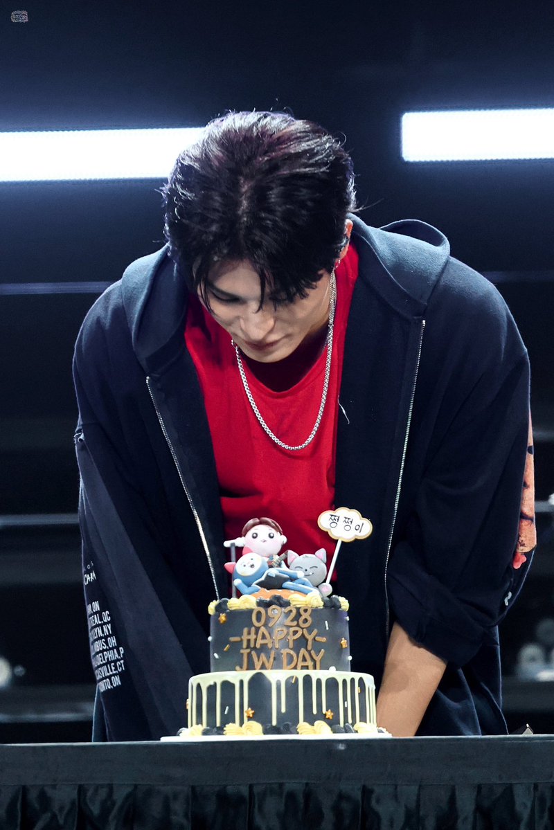 augsahi's tweet photo. 😭😭😭😭😭😭 https://t.co/XWHVMVEDwB