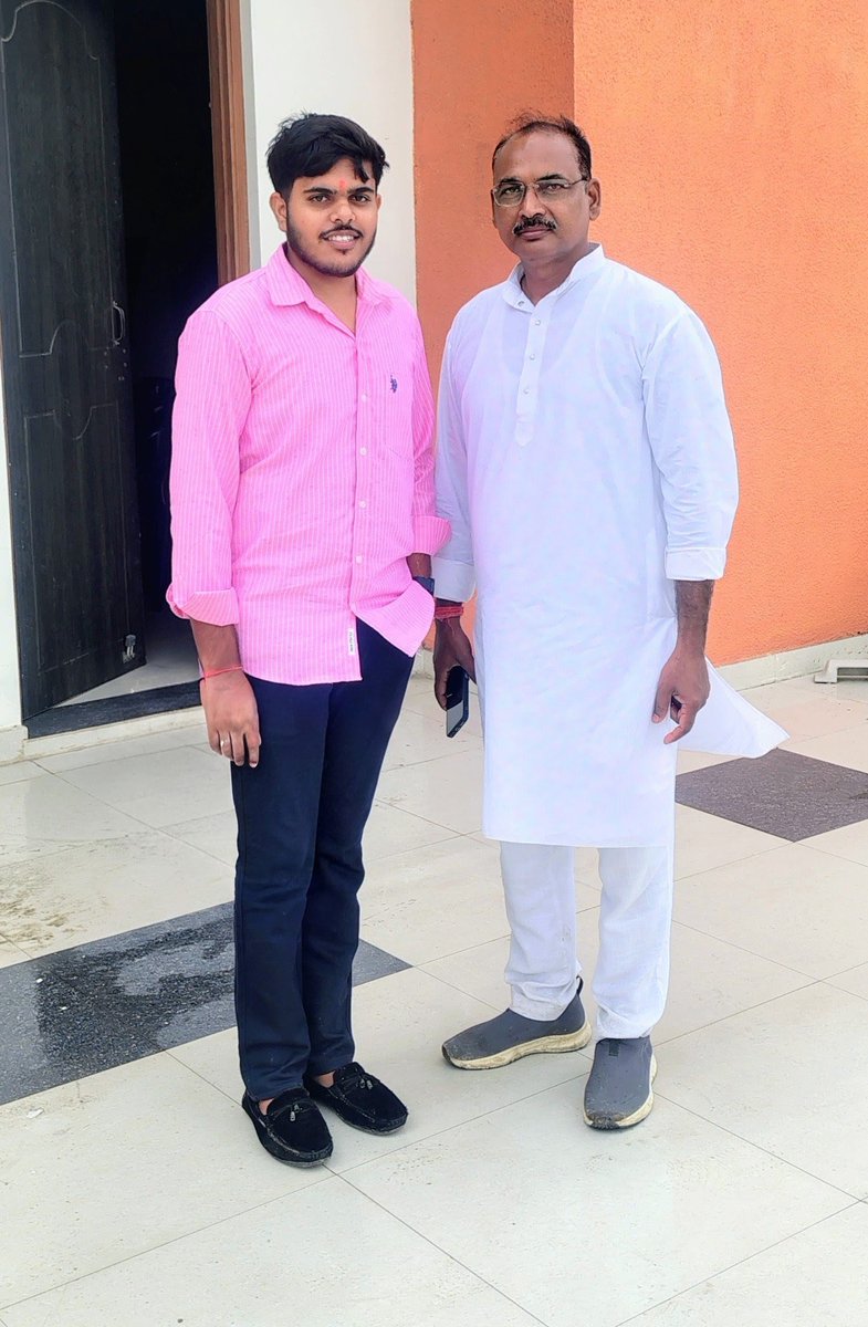 AdityaBJP92's tweet photo. जिला कार्यालय भाजपा मछलीशहर पर नवनियुक्त जिला प्रभारी आदरणीय श्री दिनेश मौर्य जी के प्रथम आगमन पर अपने अभिभावक यशस्वी जिलाध्यक्ष परम् आदरणीय डॉ.अजय कुमार सिंह जी के नेतृत्व में आत्मीय स्वागत एवं अभिनंदन किया।
@BJP4UP @BJP4Mchhalishar @idrajaysingh https://t.co/Gc7Rfpo6is