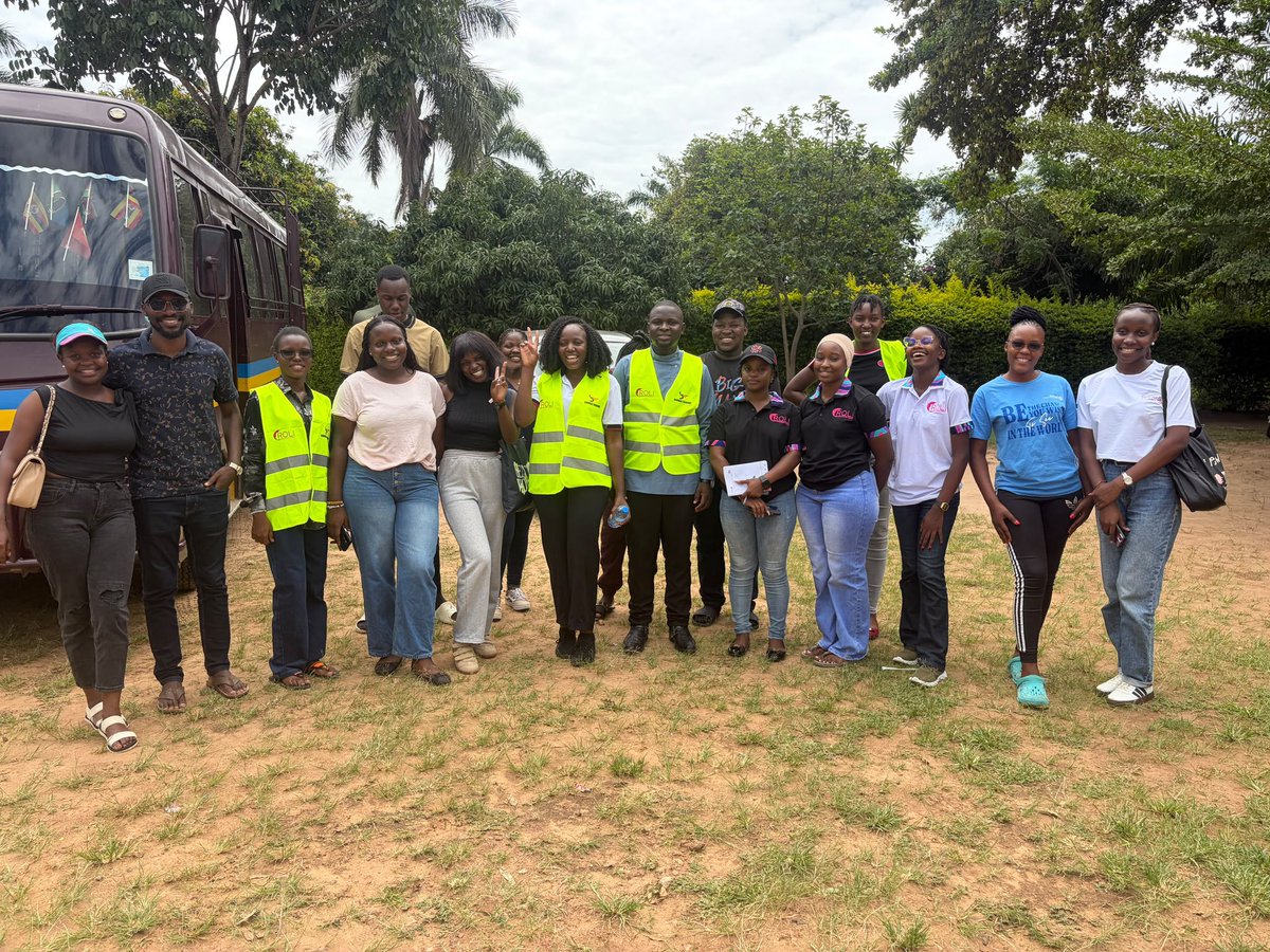 Rolid9213_'s tweet photo. The ROLI Team had a productive engagement with the Boda Boda community in Arua today,as the head for the project ,fostering dialogue, sharing ideas, and strengthening partnerships for safer, more inclusive communities. Together,we listen. 
#ROLIIMPACT
#ROLIWAY
#ROTARACTLEGACY. https://t.co/KC8cCyREwm