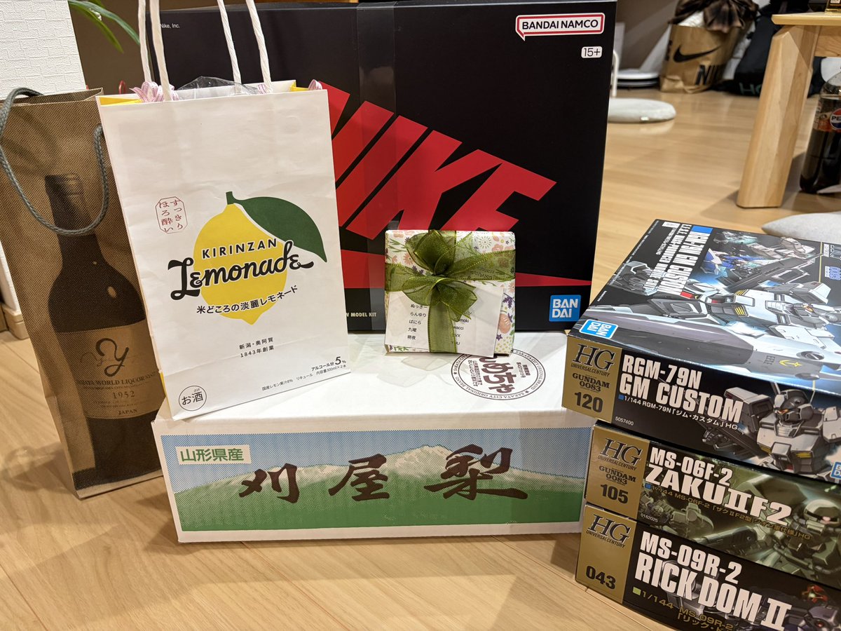 kenichiro16w's tweet photo. 独立記念に皆んなからお祝いしていただきました。皆んなありがとう！！ https://t.co/cMu51ZguV9