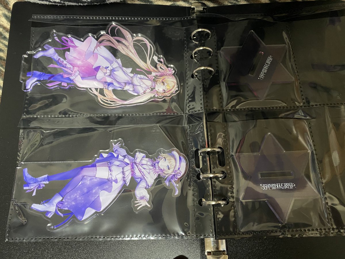 neoerisy's tweet photo. アクスタの保存方法一生悩んでガサ入れしてたんだけど、今日DAISOで見つけたこれが正解かもしれない。
まぁサイズが若干足りなかったけどちょっと切れば綺麗に入るし台座も細かく分けて入れれるし、たまに2個あるのとかあるしね。
2切りと4切りのを交互に入れると良さげ
薄い緩衝材挟めばなお良さげ https://t.co/ftVWZqxtgA