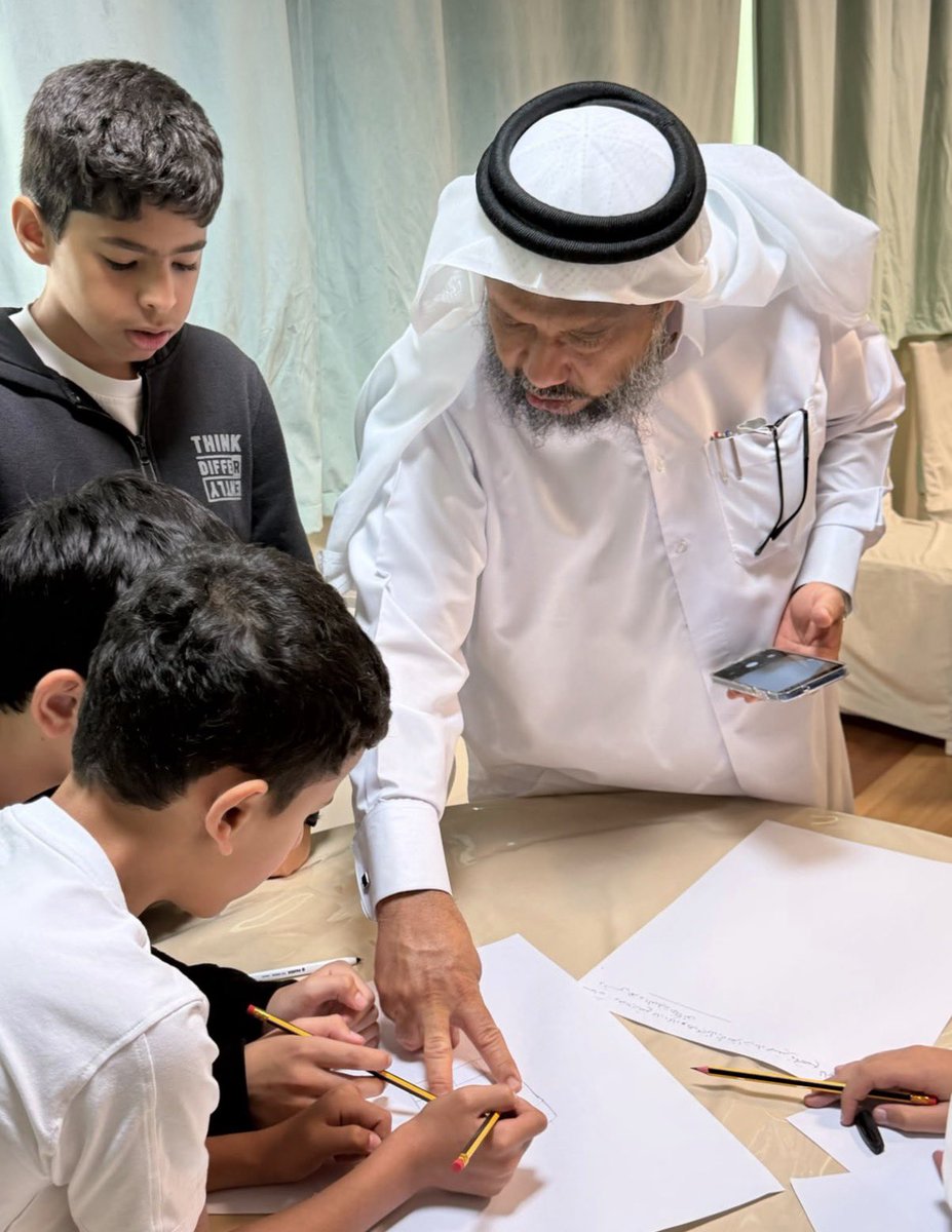andalus_primary's tweet photo. في سياق التواصل المعرفي والثقافي بين المؤسسات التعليمية، قام أ. مصطفى أبو زيد،ومعلم الرياضيات أ. محمود عبدالوهاب-بزيارة مدرسة سعد بن معاذ؛ تلبيةً للدعوة المقدمة إليهما، قدّما خلالها درسا نموذجيا بعنوان (الحساب الذهني)، اتسم بتفاعل الطلبة ونيل إعجابهم، وشكر وتقدير إدارة المدرسة. https://t.co/H9nDqdNXKs