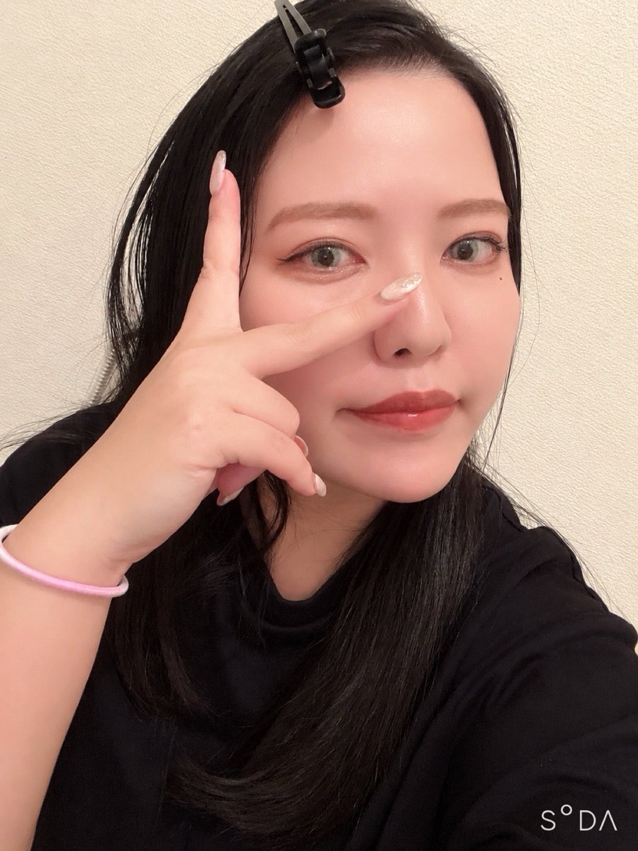 kitunetan00's tweet photo. カラコンがどぎつい https://t.co/vG86OtFd3N
