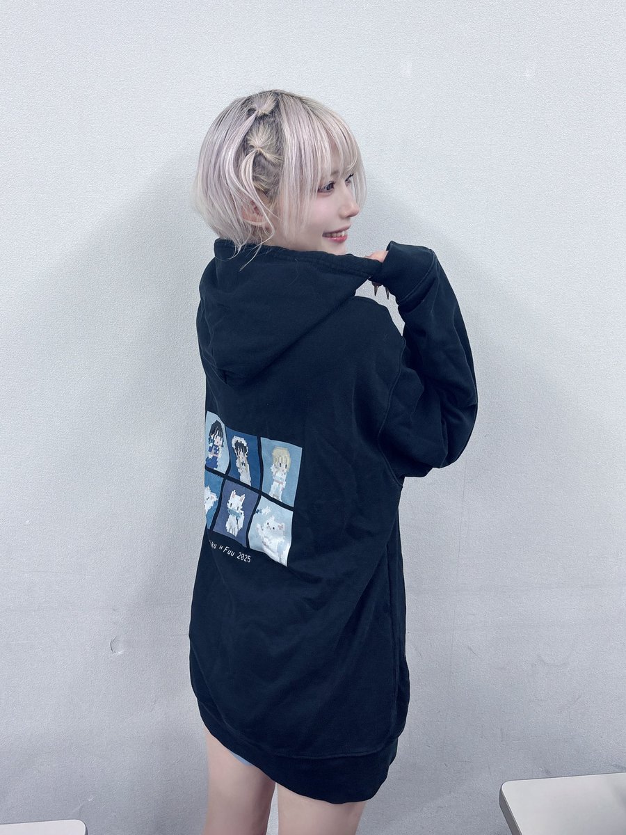 miku_Tohkei's tweet photo. パーカー女子も需要あるか https://t.co/EYtZ9LcoIl