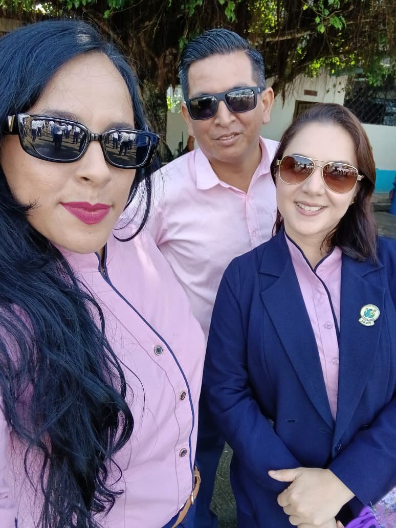 Jorgemsarmiento's tweet photo. Juramento de la Bandera 🇪🇨 https://t.co/zfUrZChN1v