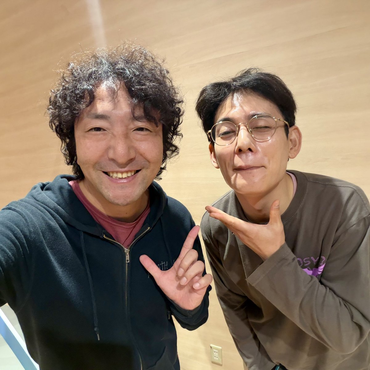 tsuyoshi_0102's tweet photo. フードマイスター
榊原徹士くんが
（キュウレンジャーのご縁）
精霊魔法の稽古場へ🧚

そう！てっちゃんは
日替わりゲストとして出演決定❗️
てっちゃんファンの皆さん
10/10(土)の公演をお楽しみに🙌 https://t.co/WZSiYNg47W