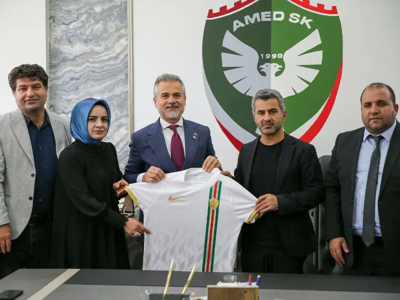 360Gazete's tweet photo. Amedspor Kulübünü ziyaret eden Yeniden Refah Partisi Genel Başkan Yardımcısı Suat Kılıç:

Biriz, beraberiz, birlikte kardeşiz

Ayrıntılar: 👉https://t.co/0JOFdsSQsu https://t.co/QNCgymSoTn