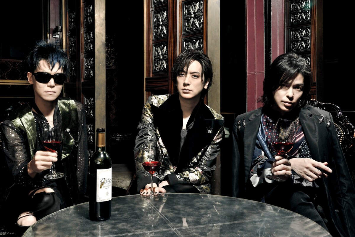 natalie_mu's tweet photo. BREAKERZが20周年記念の対バンライブ開催
ゴールデンボンバー、A.B.C-Z、シドと競演
https://t.co/6MDDShOTv0

#BREAKERZ https://t.co/aNvoQkjQZ8