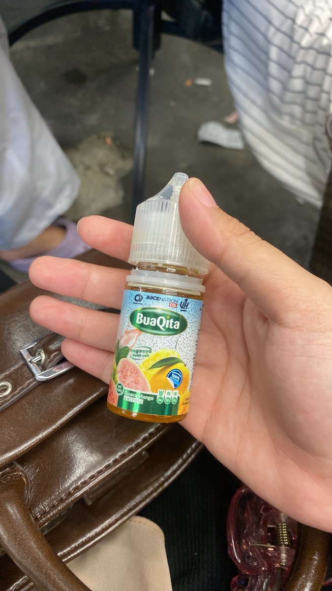 bluberrysnt's tweet photo. wts pod trml t28 device only+liq buaqita (masih agak full) 140k only, lok jaktim ciracas.

pemakaian cewe, device only 100k
#zonauang https://t.co/1BWc2HjXzq