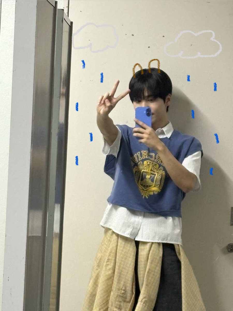 ONF_members's tweet photo. [#유토 #YUTO] 
ピクニック1日目楽しかったです🥪🍂
雨の中来てくださったFUSEのみなさんありがとうございました💙 https://t.co/cTT1PgR40s