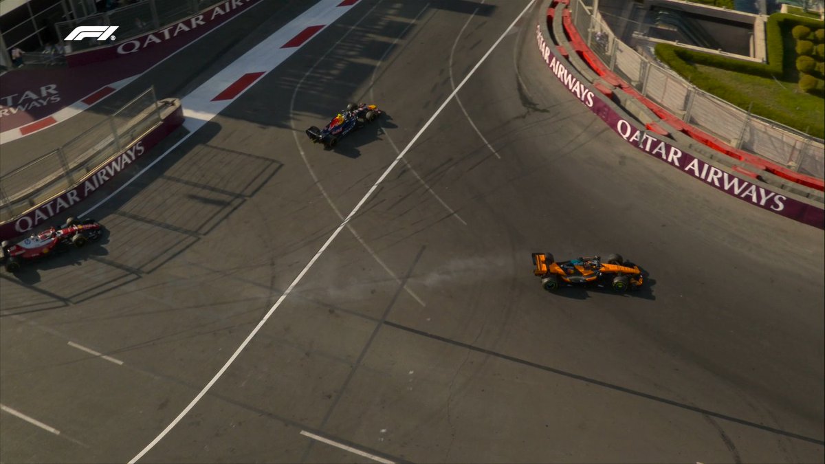 F1's tweet photo. Piastri has a massive lock-up at Turn 1 😮

He's off into the run-off area and tumbles down the order - he's now P15 😖

#F1 #AzerbaijanGP | LAP 40/51 https://t.co/ybvoq6RaRl
