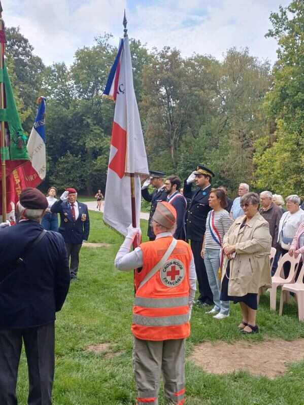 Image de Préfecture de la région Hauts-de-France et du Nord - #Mémoire

Ce 26 septembre, Clément Méric, directeur de cabinet du préfet du Nord, a participé à la c