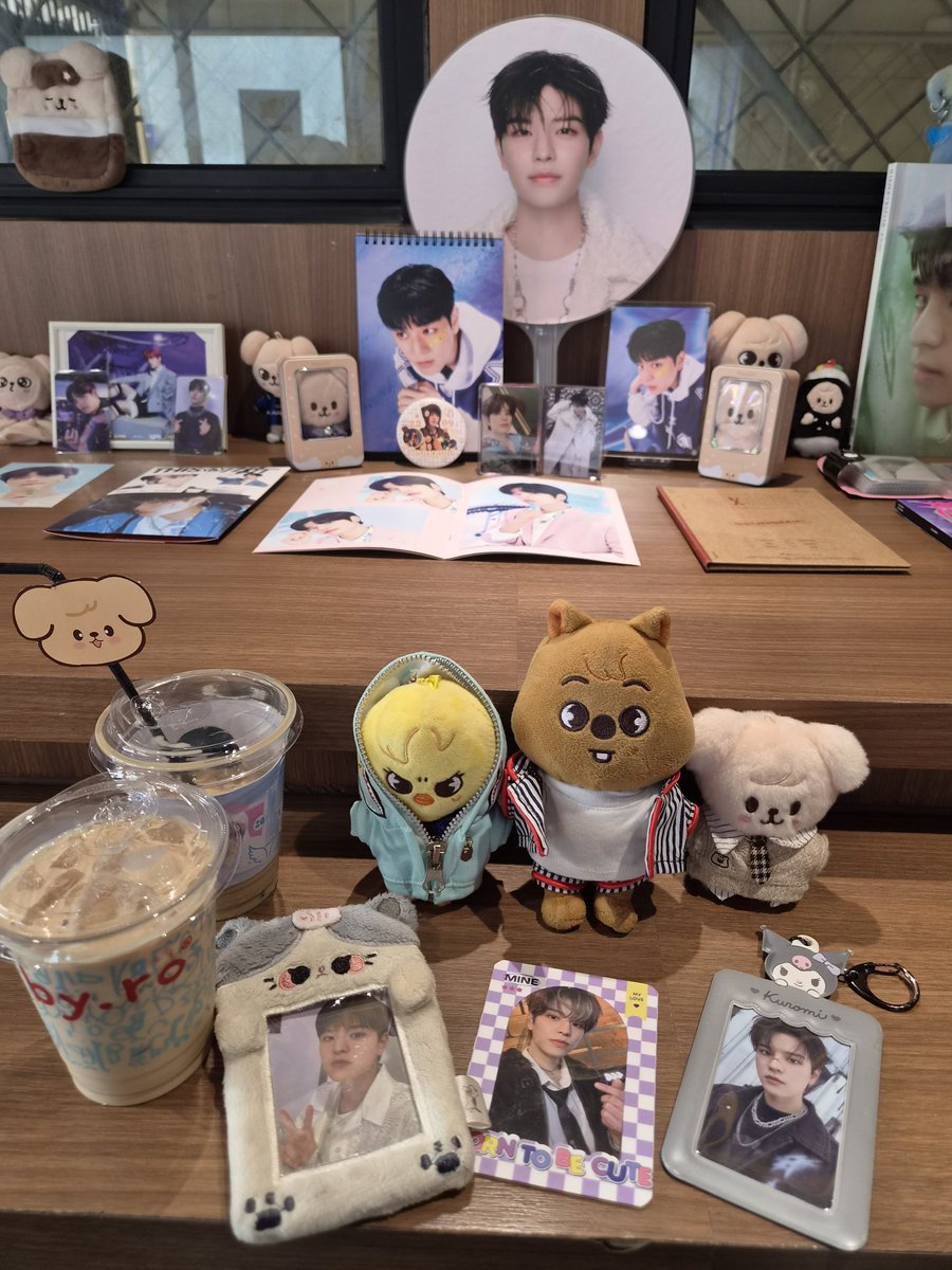jinjinissun07's tweet photo. Happy Cucu Wapres DAYYY ihiw ihiw~~
.
Big thanks buat @ChaniSgrbb buat eventnya dan maaciw buat @PERSAMI_ID yang udah ngebolein kita main di event wkwkkwkw abis itu bm selpitime untung ada temennya iniehh @hyunchan97 sama @verchaven 🫶🫶 https://t.co/B9zizj4HUG
