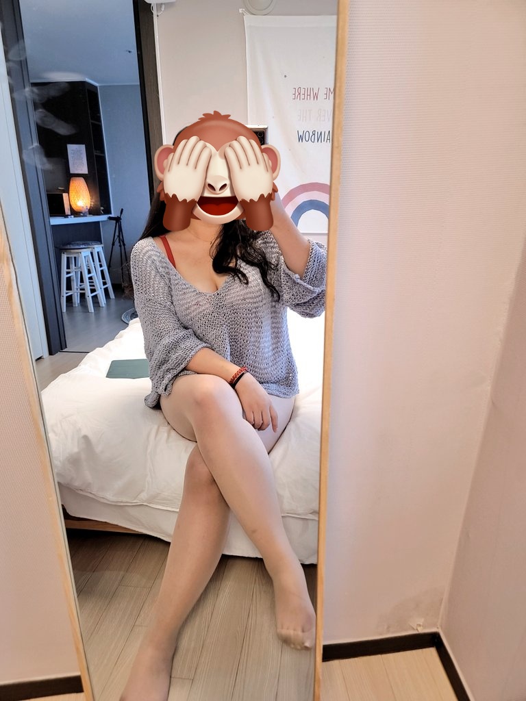 Tank521's tweet photo. 이게 육덕인가? 비떱인가? 
아무튼 백수 라이프 시작♡
맛있는것도 먹고 오빠들도 먹고?ㅇㅊㅊ

#섹트 #비떱 https://t.co/5u0qH1oOHx