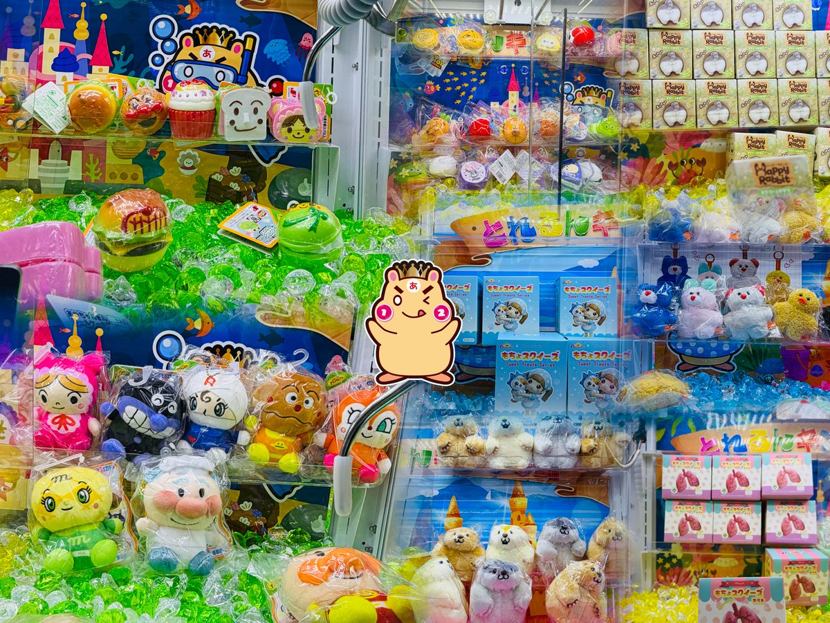 torerubkingdoms's tweet photo. 【10月にオープンする #クレーンゲーム専門店 ✨️】
こんにちは‼️✨️👑
 #とれるんキングダム 👑 #城里 店です🙌

本日はミニクレの景品をちょこっとお見せします👀✨️
ｱﾝﾊﾟﾝﾏﾝやめちゃかわ達なスクイーズを揃えてます🥳（もちろん他もございます🙆‍♀️）

ぜひオープンをお楽しみに✨️✨️ https://t.co/mpGWlLSG0j